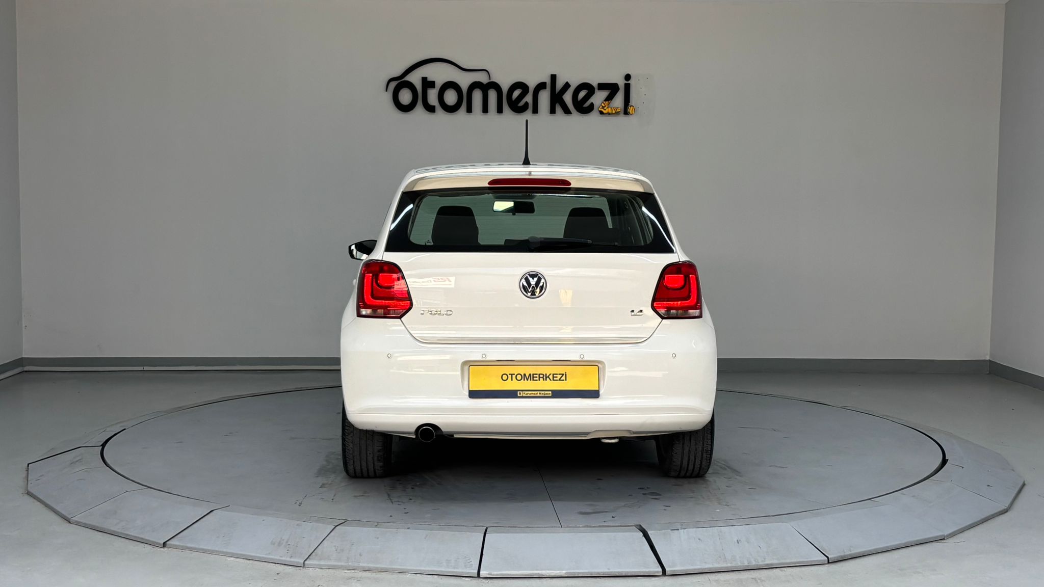VOLKSWAGEN POLO 8